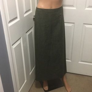 Girlie Olive business maxi plus skirt